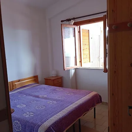 Con Vista Mare E Montagnia Apartment *