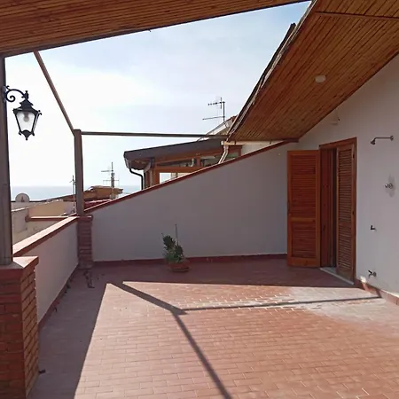 Apartment Con Vista Mare E Montagnia