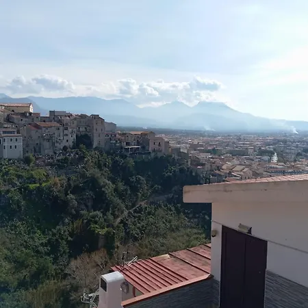 Con Vista Mare E Montagnia
